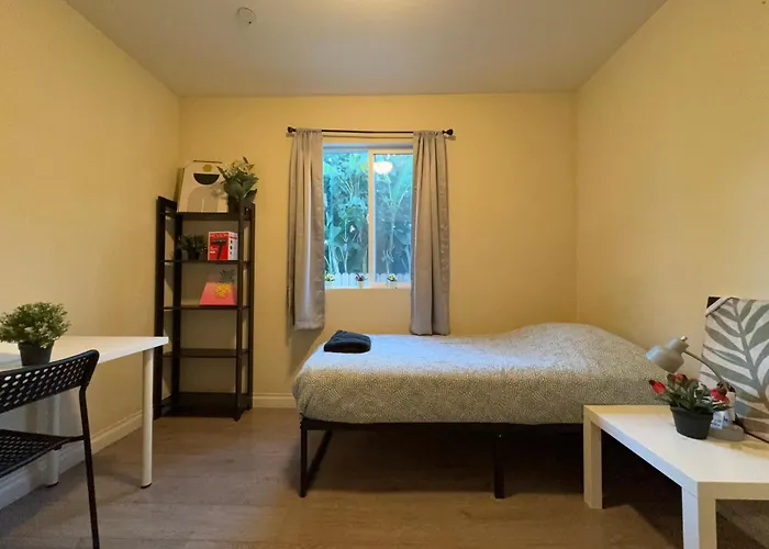 The Blue Hostel Near Usc Dtla Ktown
